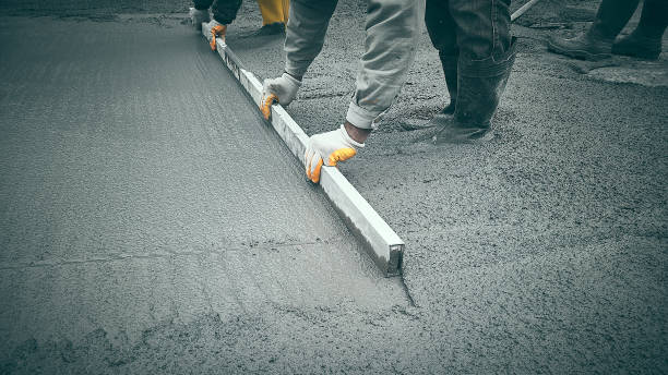 Best Concrete Sidewalk Installation in Little Chute, WI